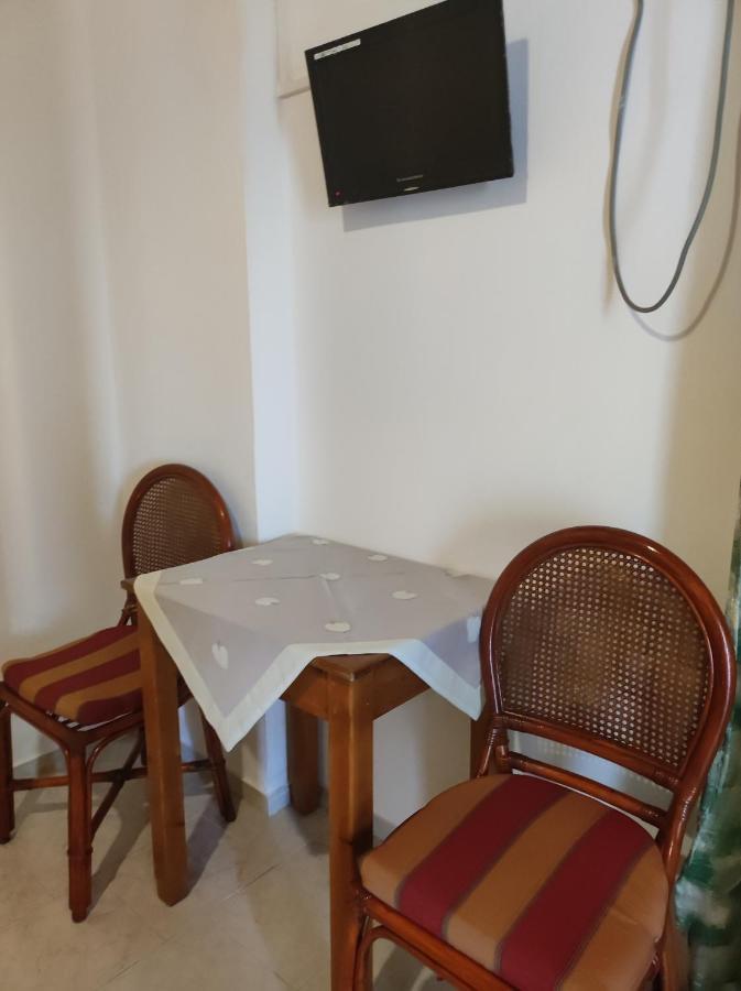 Artemis Rooms Frangocastelo Екстер'єр фото
