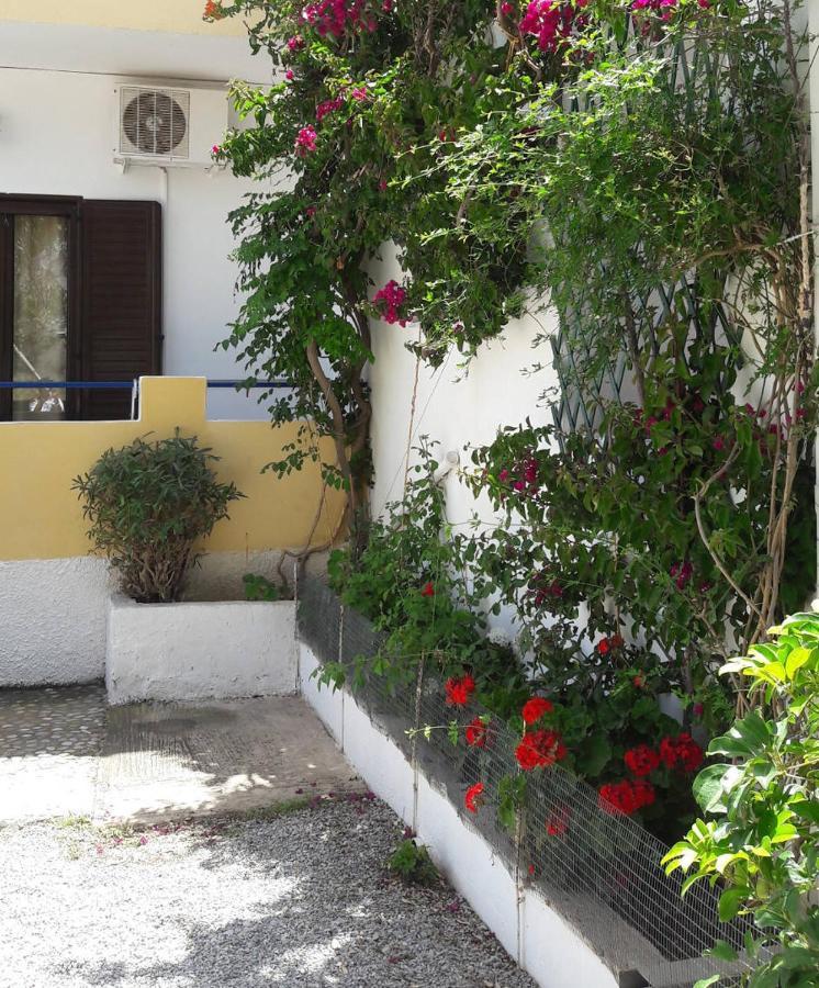 Artemis Rooms Frangocastelo Екстер'єр фото